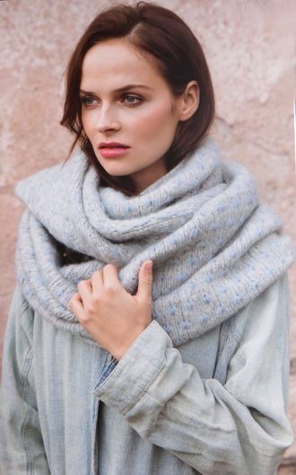 CASHMERE LIGHT EMBROIDERED COWL, FATTO A MANO No. 244